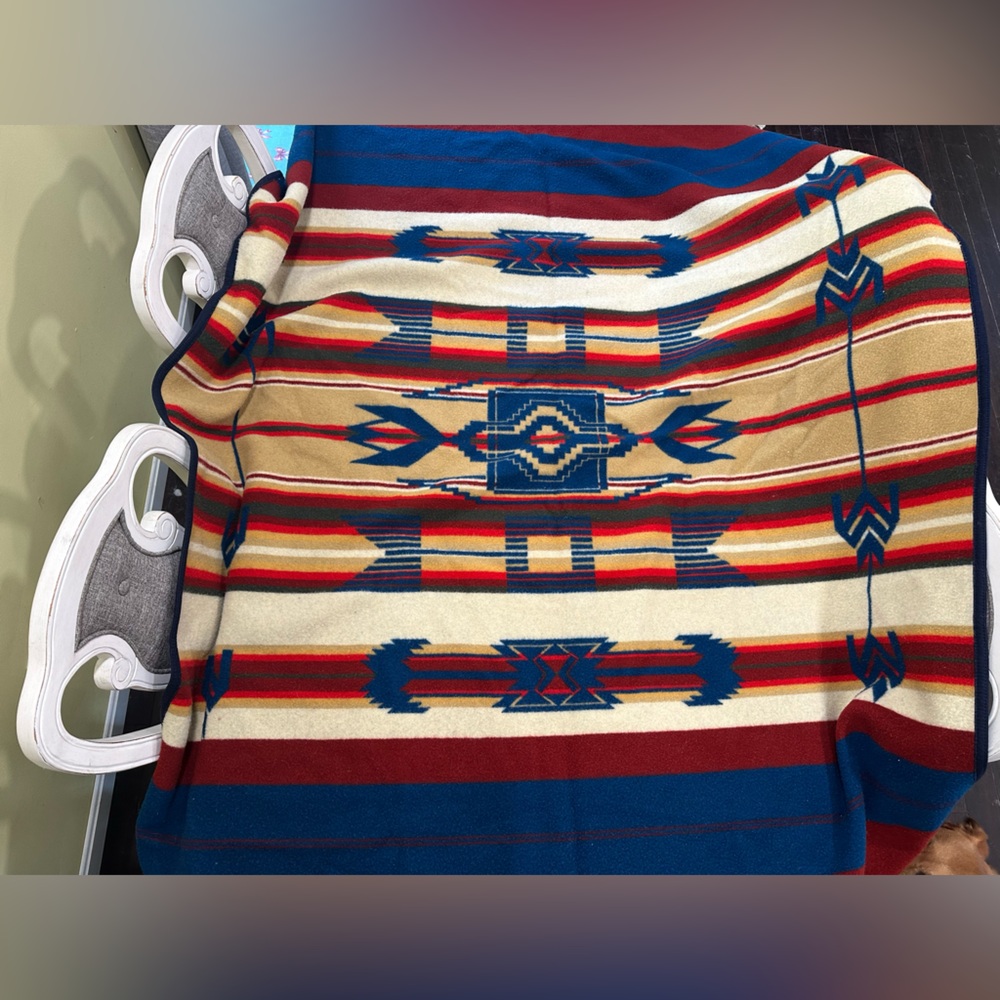 Beaver State Pendleton Southwestern Patterned Blanket